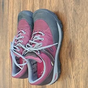 KEEN Women's Maroon and Gray Hiking Shoes